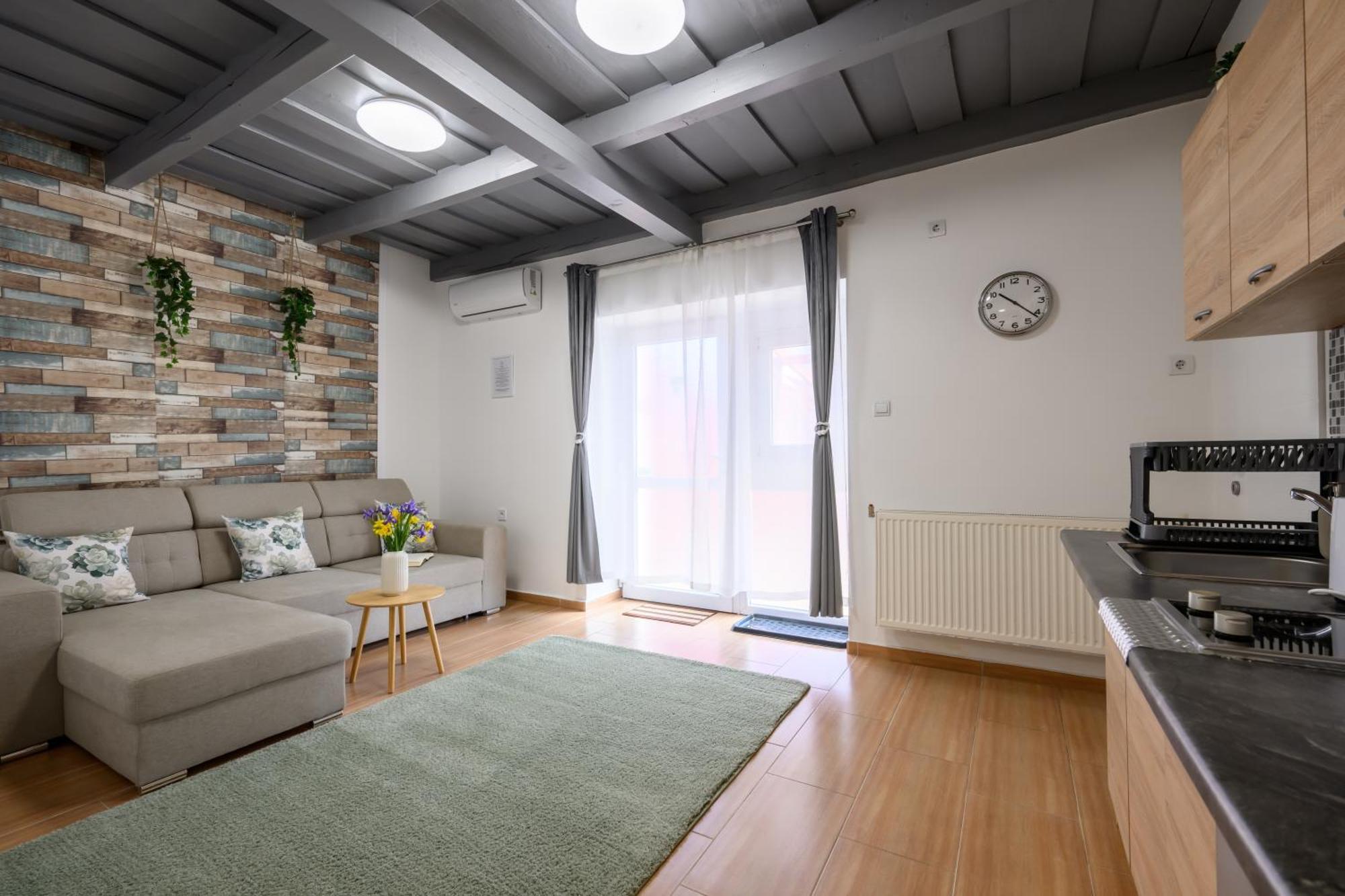Hotel Koevirozsa Pihenohaz Demjén Exteriér fotografie
